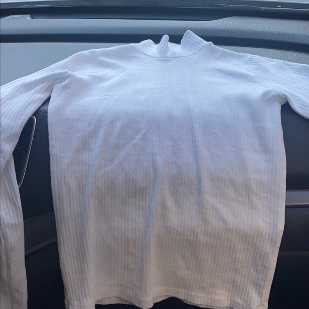 Brandy Melville white turtle neck